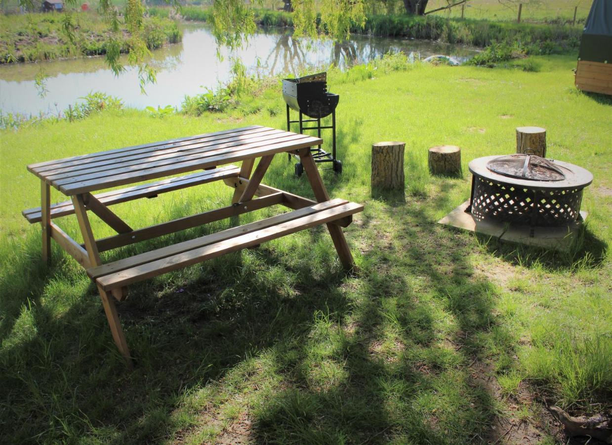Rum Bridge "Owl Watch" Wooden Tipi Hotel Sudbury  Exterior photo