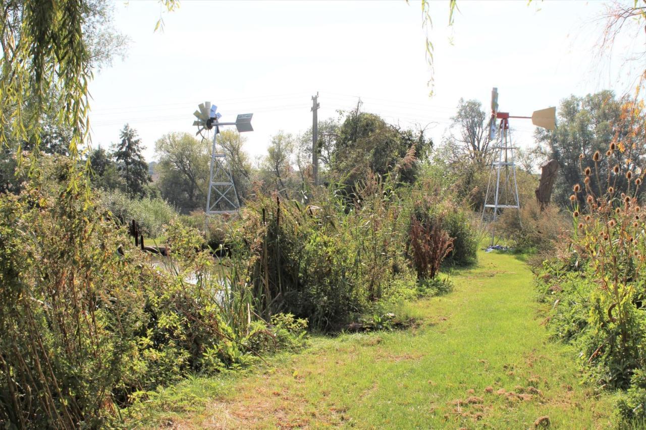 Rum Bridge "Owl Watch" Wooden Tipi Hotel Sudbury  Exterior photo